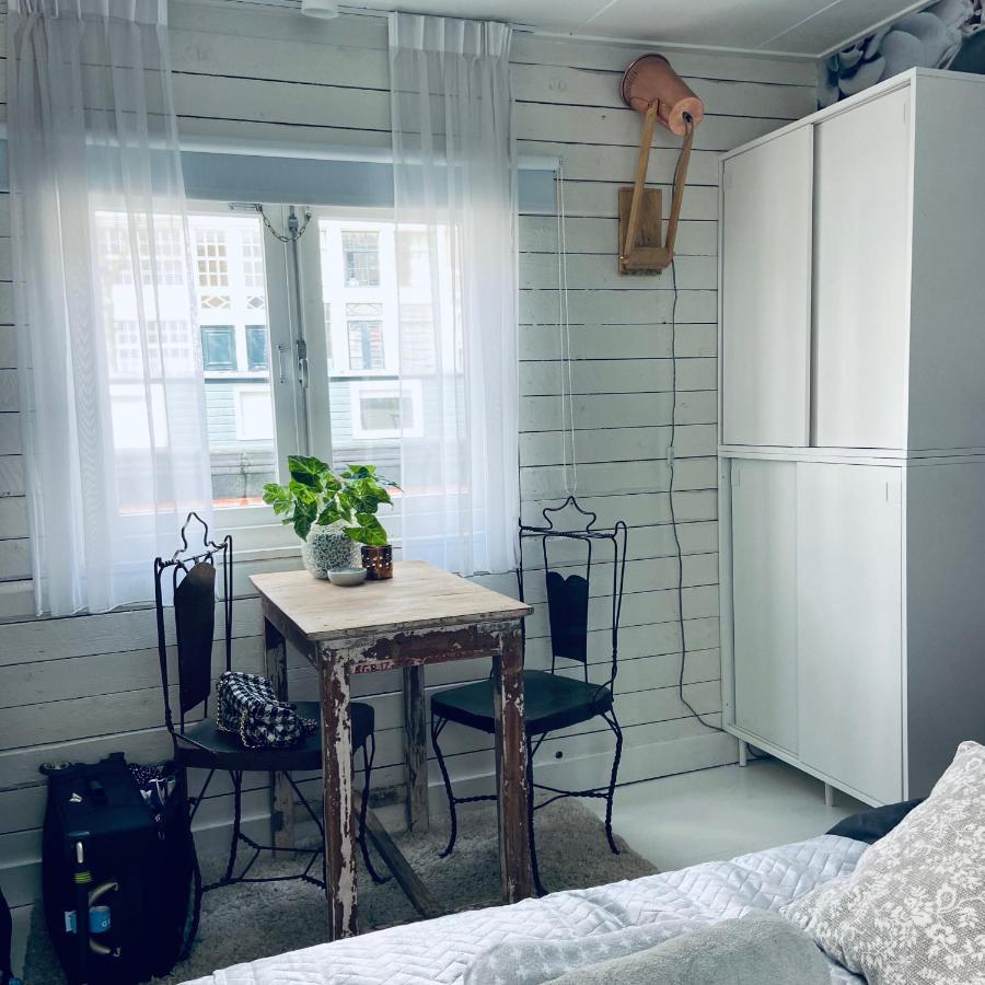 Houseboat Bonnie Bed & Breakfast Amsterdam Ngoại thất bức ảnh